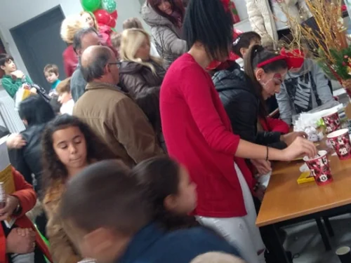Χριστουγεννιάτικη εκδήλωση για τα παιδιά της Μάνδρας από το ΕΚ Ελευσίνας και το ΙΝΕ/ΓΣΕΕ