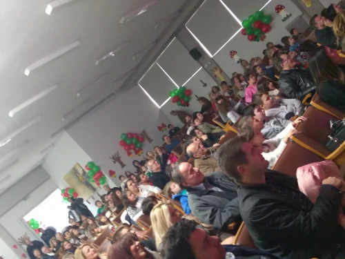 Χριστουγεννιάτικη εκδήλωση για τα παιδιά της Μάνδρας από το ΕΚ Ελευσίνας και το ΙΝΕ/ΓΣΕΕ